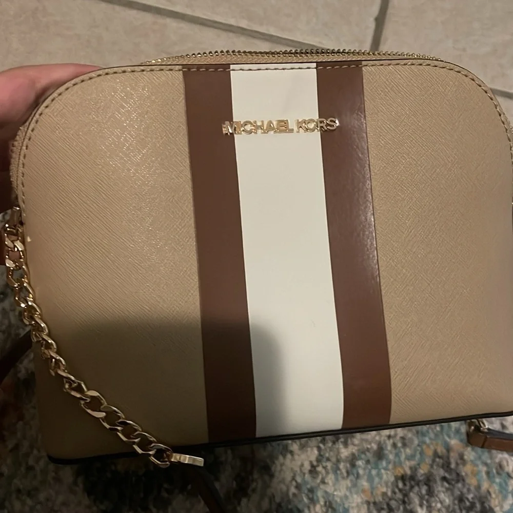 Micheal Kors small crossbody bag
